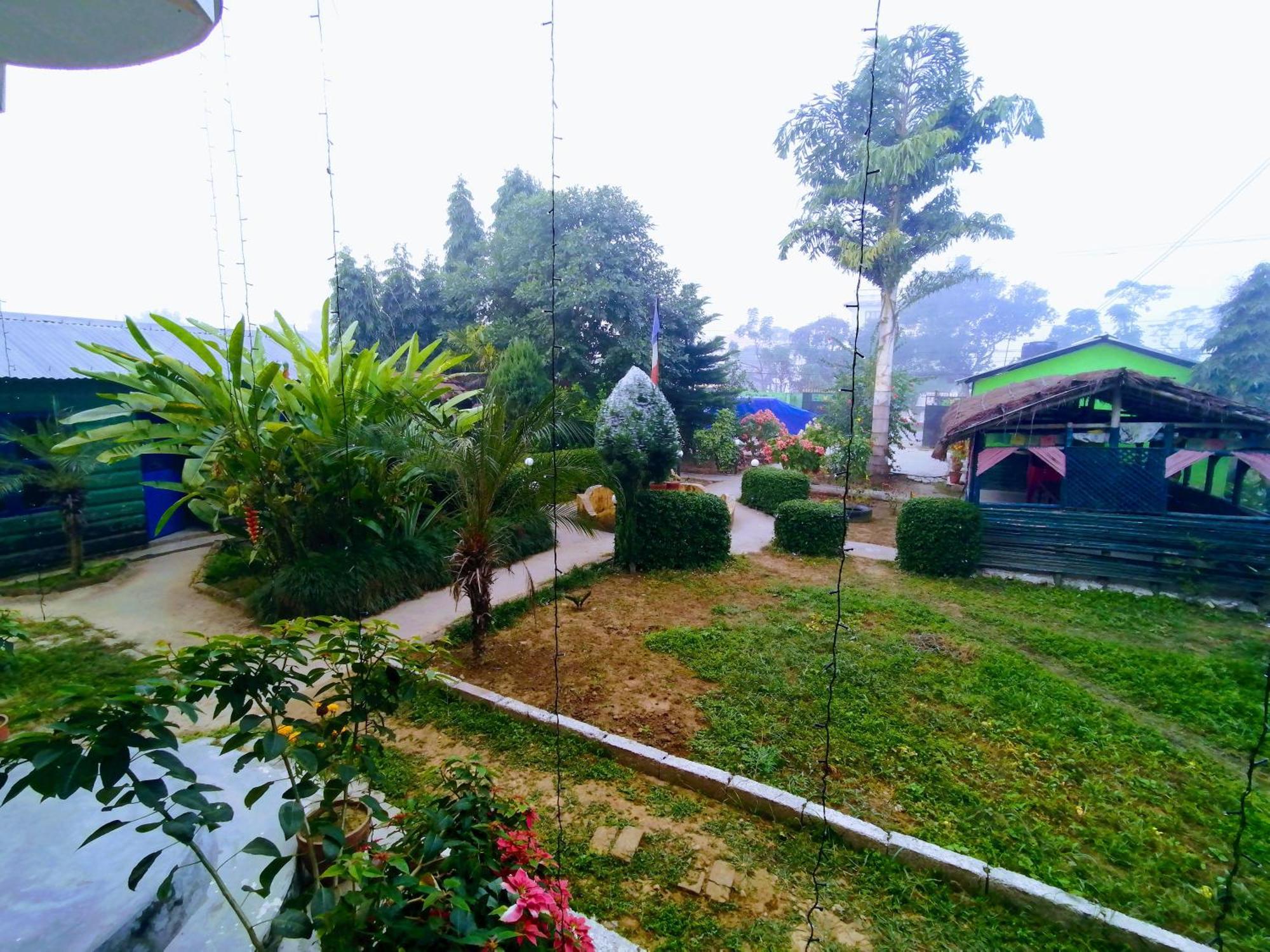 Hotel Garden Of Dreams Sauraha Camera foto